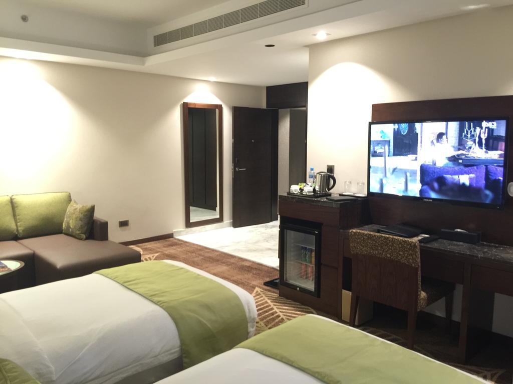 Ramee Rose Hotel Manama Exterior photo